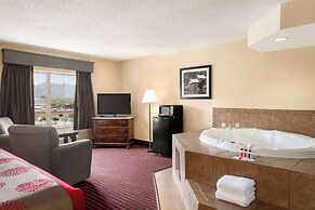 Ramada by Wyndham Pigeon Forge North