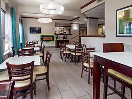 Clarion Pointe near Medical Center