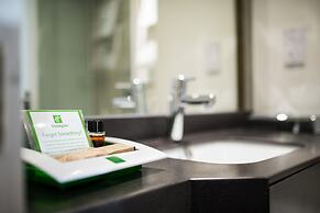 Holiday Inn Stoke on Trent M6, Jct 15 by IHG