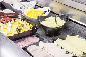 Holiday Inn Stoke on Trent M6, Jct 15 by IHG