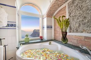 Caesar Augustus, Relais & Chateaux Hotel
