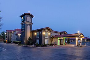 La Quinta Inn by Wyndham Kansas City Lenexa