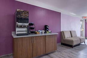 La Quinta Inn by Wyndham Kansas City Lenexa