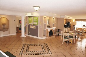 La Quinta Inn by Wyndham Kansas City Lenexa