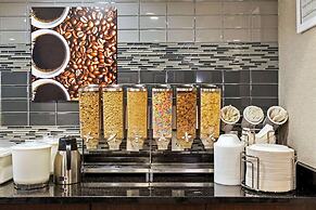 La Quinta Inn & Suites by Wyndham Boston-Andover