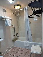 Howard Johnson by Wyndham Gallup