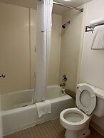 Howard Johnson by Wyndham Gallup