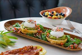 The Algonquin Hotel Times Square, Autograph Collection