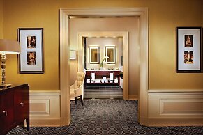 The Algonquin Hotel Times Square, Autograph Collection