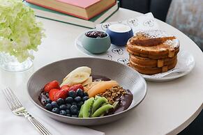 The Algonquin Hotel Times Square, Autograph Collection