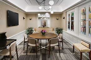 The Algonquin Hotel Times Square, Autograph Collection