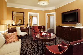 The Algonquin Hotel Times Square, Autograph Collection