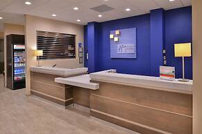 Holiday Inn Express & Suites Pasadena - Los Angeles by IHG