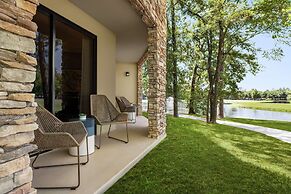 The Woodlands Resort, Curio Collection by Hilton