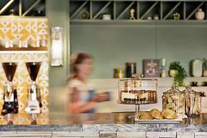 The Woodlands Resort, Curio Collection by Hilton