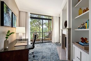 The Woodlands Resort, Curio Collection by Hilton