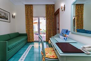 Punta Molino Beach Resort and Thermal Spa