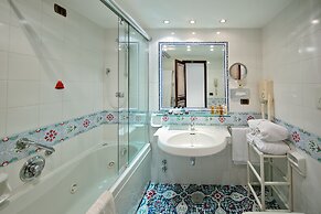 Punta Molino Beach Resort and Thermal Spa