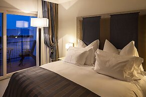 Punta Molino Beach Resort and Thermal Spa
