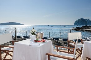 Punta Molino Beach Resort and Thermal Spa