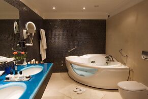 Punta Molino Beach Resort and Thermal Spa