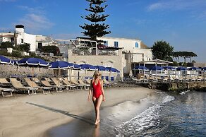 Punta Molino Beach Resort and Thermal Spa