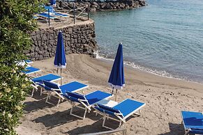 Punta Molino Beach Resort and Thermal Spa