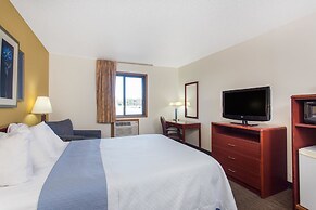 Days Inn by Wyndham Austin