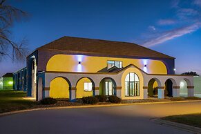 Days Inn by Wyndham Austin