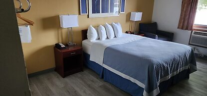 Days Inn by Wyndham Austin
