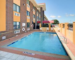 Quality Inn DFW Airport North
