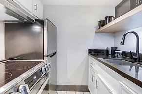 Sandman Hotel & Suites Kelowna
