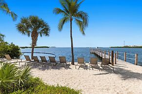 Beachside Resort & Residences