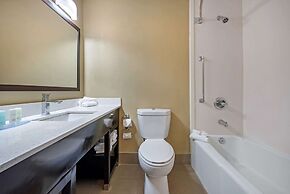 Clarion Hotel Conference Center - North