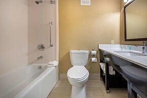 Clarion Hotel Conference Center - North