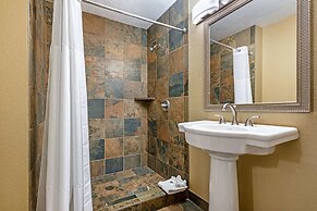 Clarion Hotel Conference Center - North