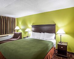 Econo Lodge Biltmore