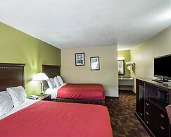 Econo Lodge Biltmore