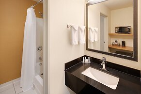 Fairfield Inn and Suites by Marriott Indianapolis Airport