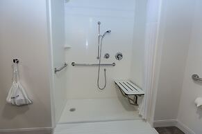 Hampton Inn & Suites Syracuse North Airport Area