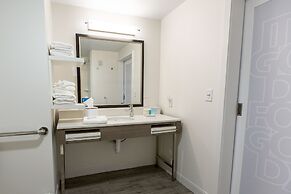 Hampton Inn & Suites Syracuse North Airport Area