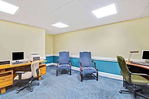 Ramada by Wyndham Seekonk Providence Area