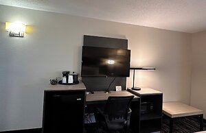 Wingate by Wyndham Dayton North