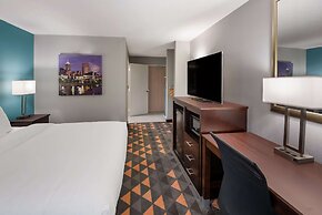 Clarion Pointe Indianapolis Northeast