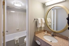 Clarion Pointe Indianapolis Northeast