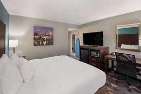 Clarion Pointe Indianapolis Northeast