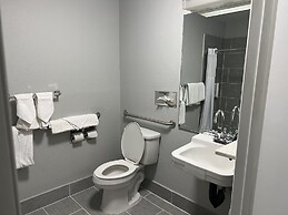 Clarion Pointe Indianapolis Northeast