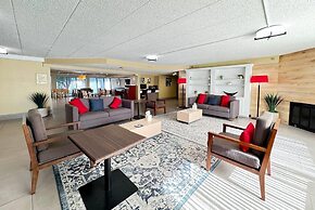 Wingate by Wyndham Lincoln Airport East