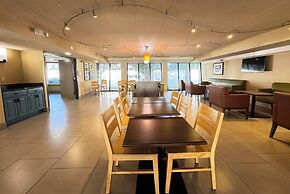 Wingate by Wyndham Lincoln Airport East