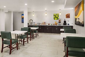 La Quinta Inn by Wyndham Victoria